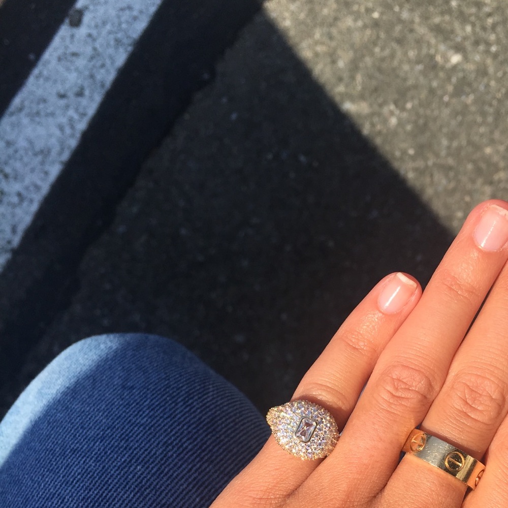 Pink or ring finger ring